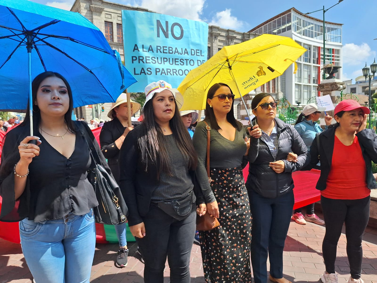 MARCHA EN CONTRA DEL RECORTE PRESUPUESTARIO
